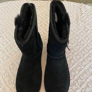 UGGS size 11 low boots